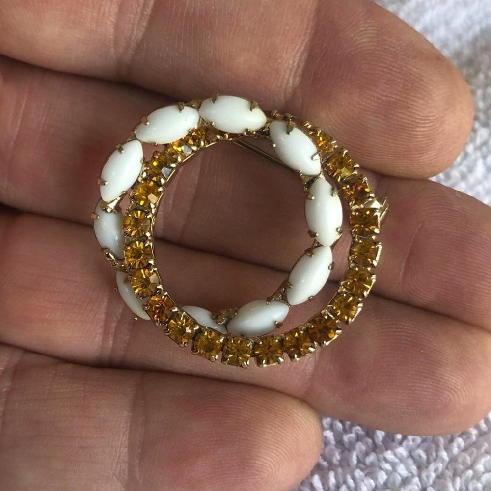 Double circle milk glass vesica piscis brooch